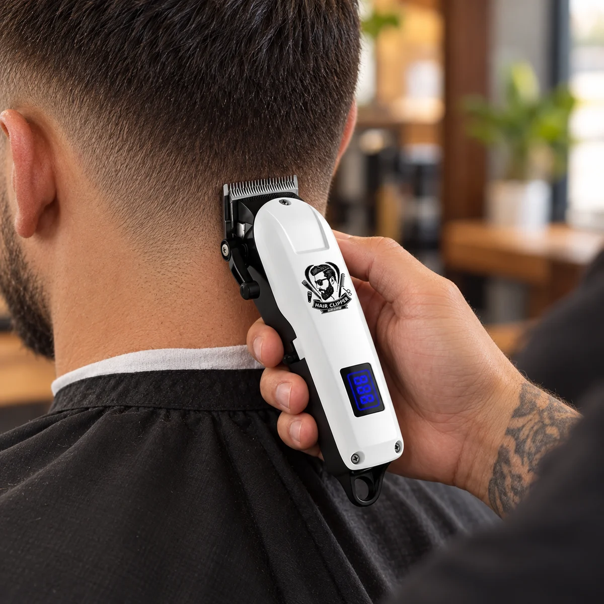 809 · 3-piece set — 809 clipper in a grooming setting